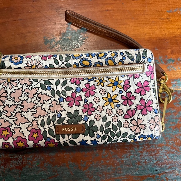 NWT Fossil Logan RFID Zip Around Clutch - Picture 2 of 4